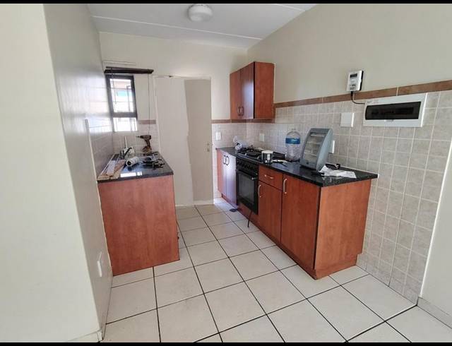 2 BEDROOM PROPERTY TO RENT IN KOSMOSDAL